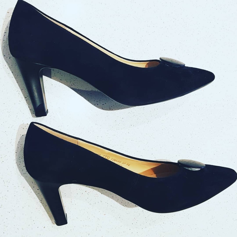Meet your Posher, CVConsignment *CANADIAN $ DEALS*